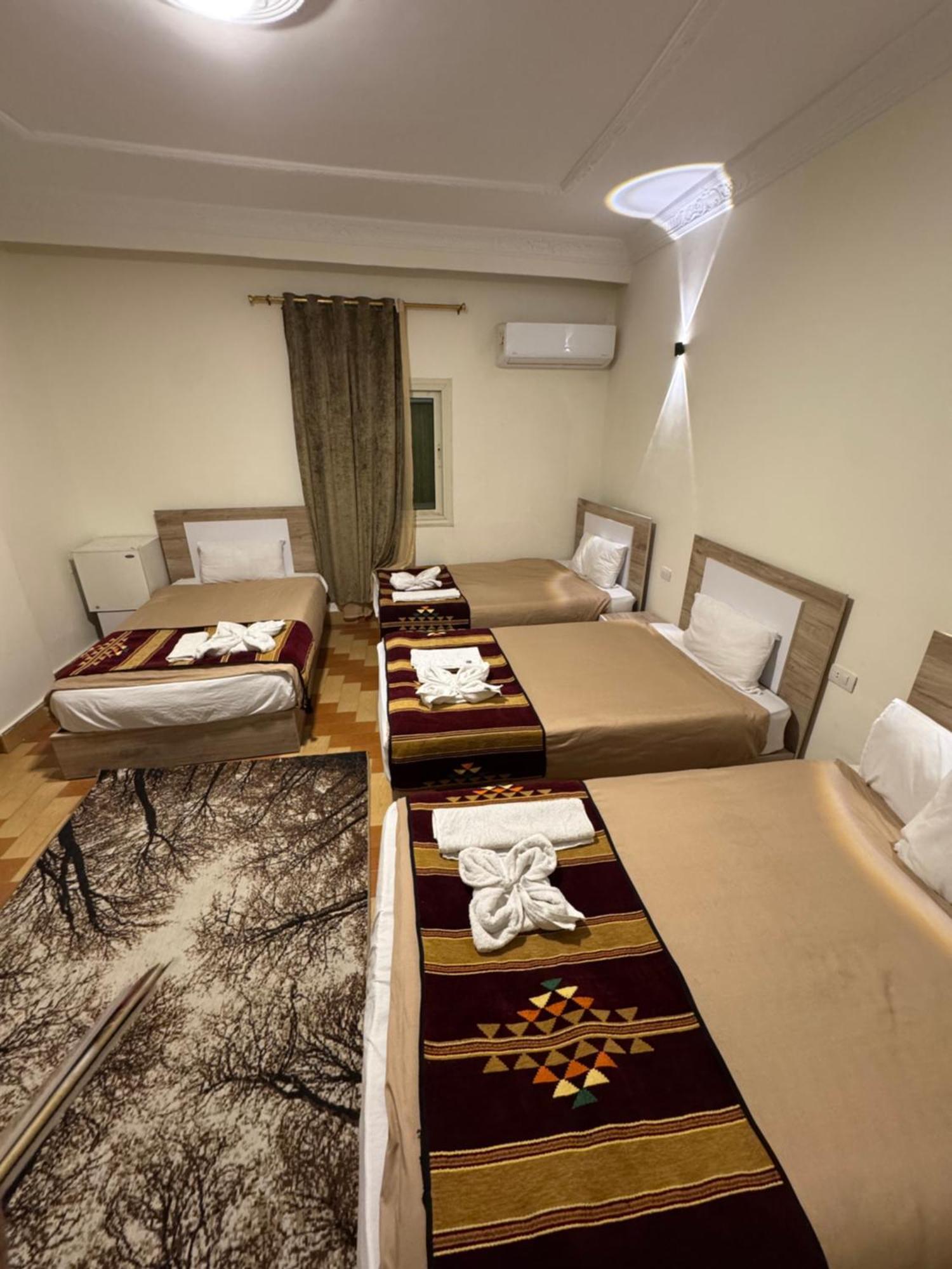 Nefertiti Pyramids View Hotel ไคโร ภายนอก รูปภาพ