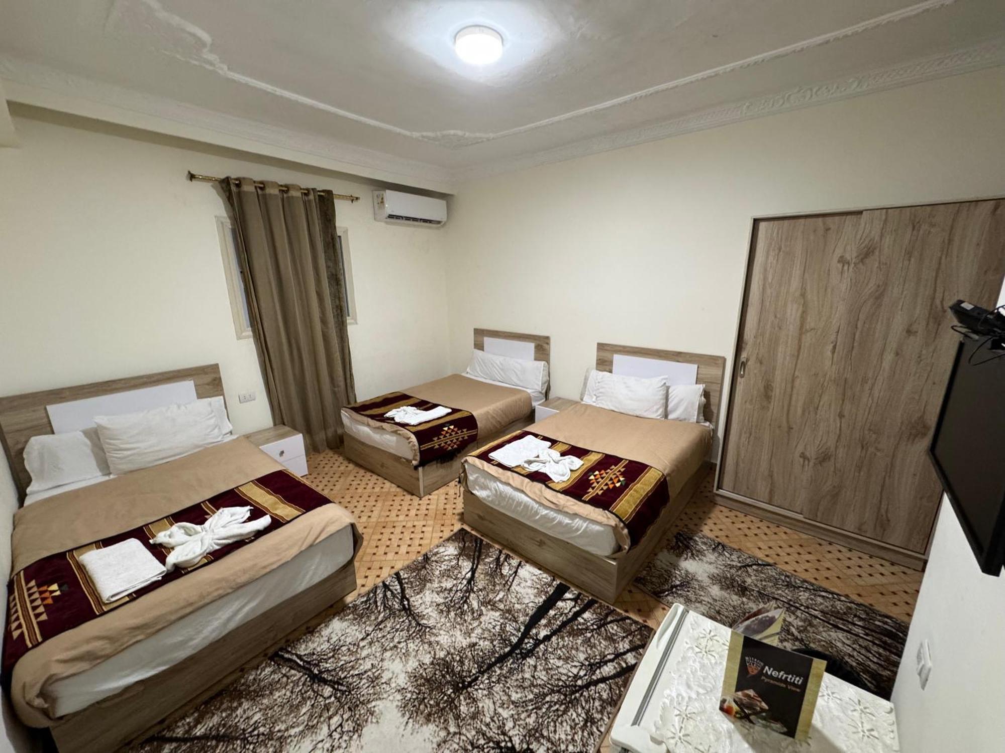 Nefertiti Pyramids View Hotel ไคโร ภายนอก รูปภาพ