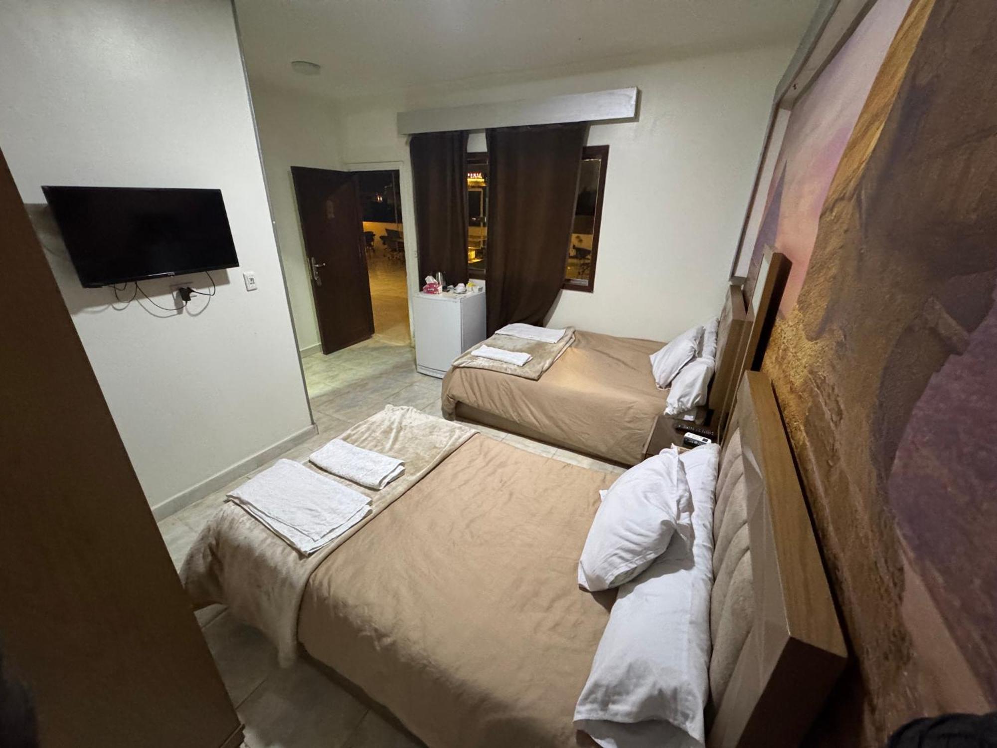 Nefertiti Pyramids View Hotel ไคโร ภายนอก รูปภาพ