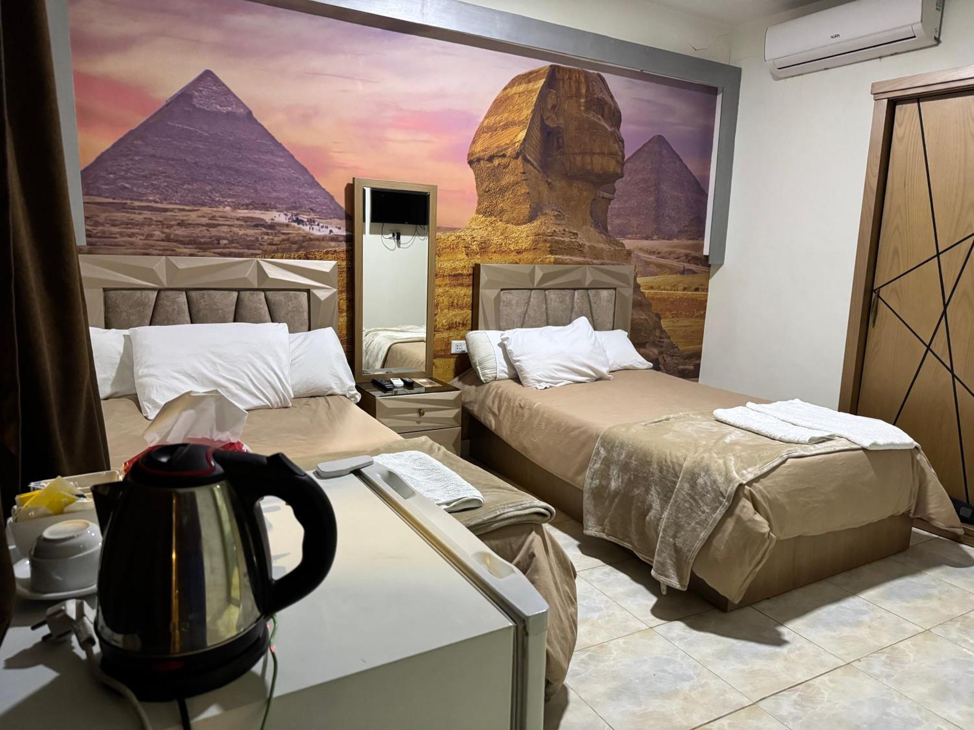 Nefertiti Pyramids View Hotel ไคโร ภายนอก รูปภาพ