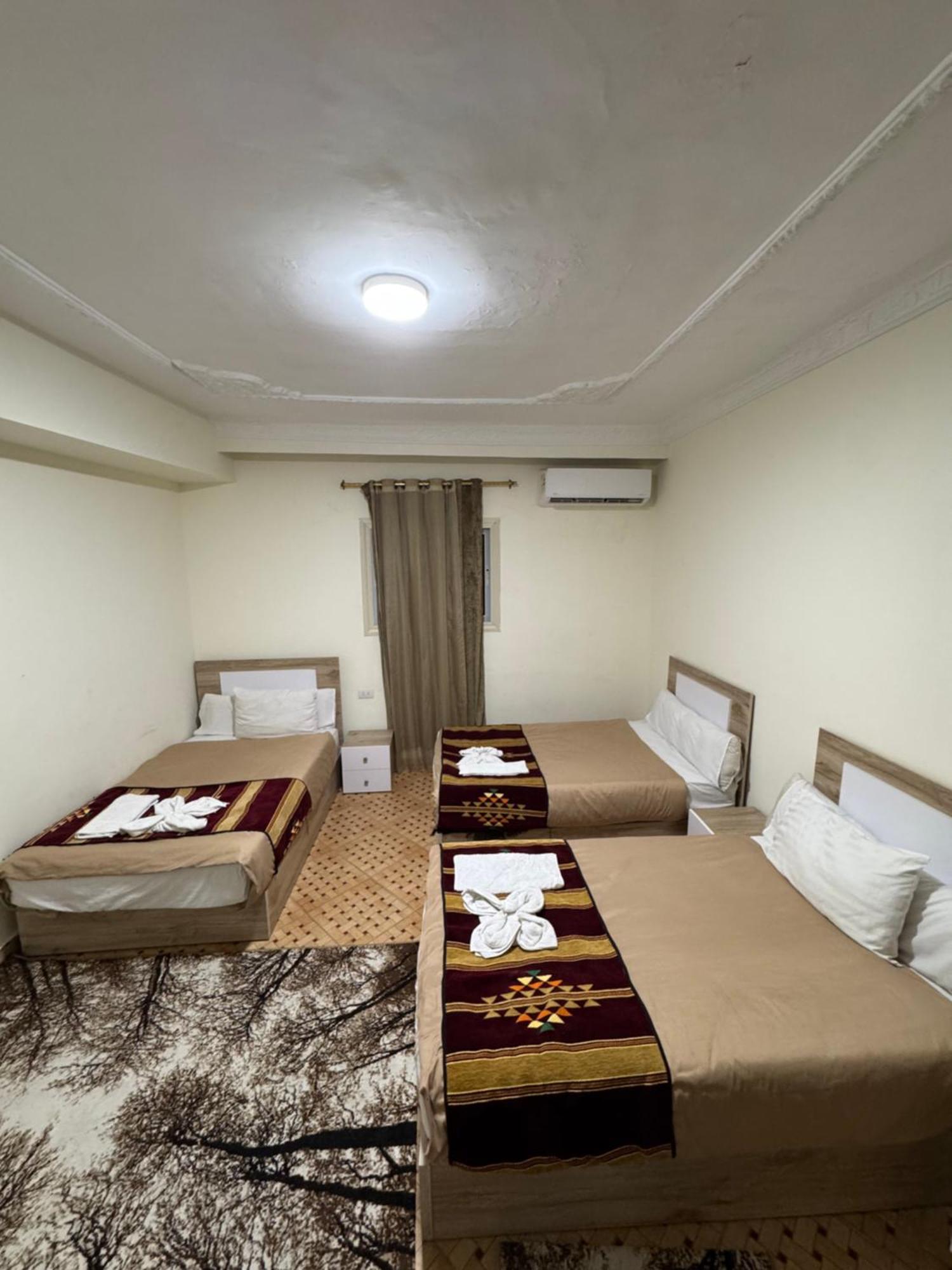 Nefertiti Pyramids View Hotel ไคโร ภายนอก รูปภาพ